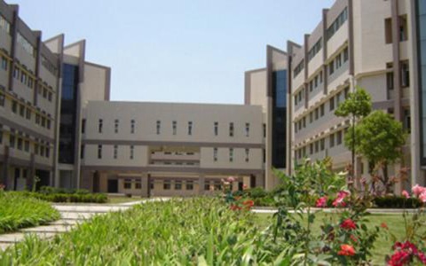 成都市建筑職業(yè)中專學校建筑工程施工