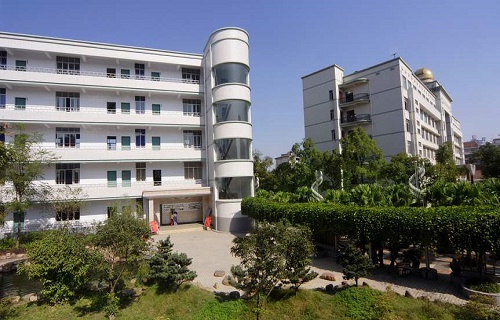 海南省農墾衛生學校
